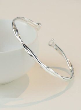 莫比乌斯环情侣手镯交叉爱心开口可调节简约男女生日礼物闺蜜情侣