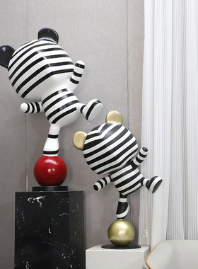 现档气球条纹熊摆件电视柜旁样板房客厅酒店门店落地装饰摆设