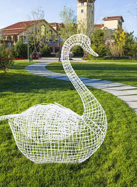 彷真不锈钢镂f空天鹅雕塑户外园林草坪动物园商场景观动物装饰摆