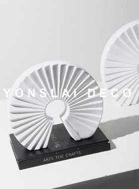 北欧简约扇形摆件黑白色高档乔迁礼物现代样板间玄关酒Y柜软装饰