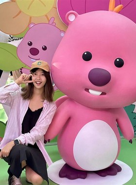 户外露比大摆件网红店铺店门口打卡玻璃钢雕塑looTpy橱窗落地装饰