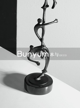 现代轻奢人物金属摆件创意雕塑桌面装G饰品样板间软装家居客厅摆