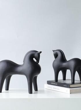 简现代抽象马摆北欧轻奢创意家居件样YGDD-011房办公约室板客厅玄
