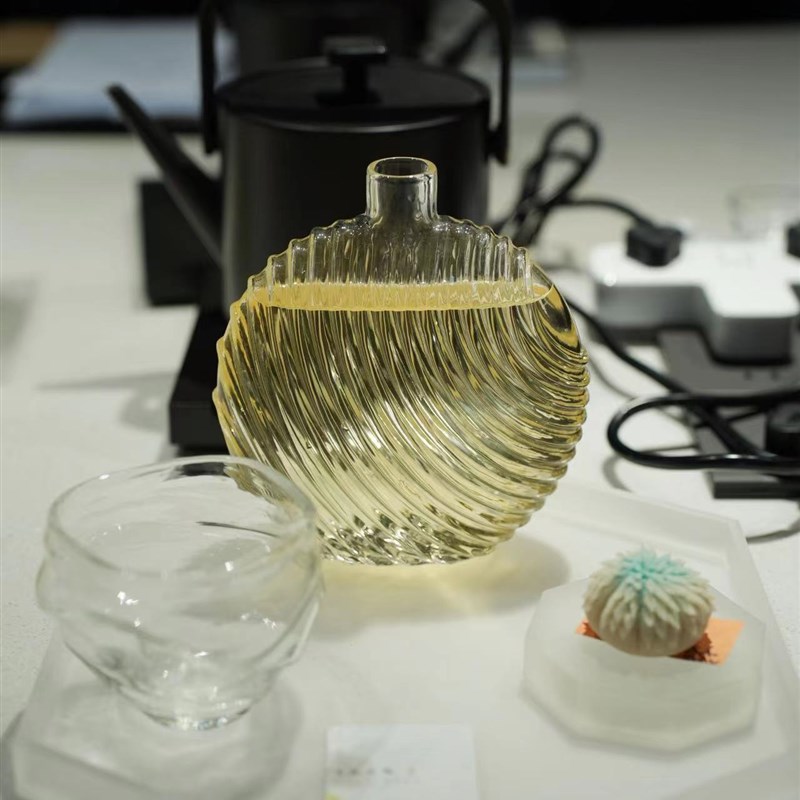 Round cold brew bottle moon bottle l new Chinese style teahouse tea bottle high borosilicate high temperature resistant portable kettle wine bottle tea