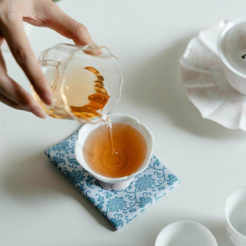 花开渐变三色莲花茶杯小清新功夫主人杯家用陶瓷品茗杯喝茶杯单杯,淘宝优惠券,粉丝福利购,淘宝优惠卷