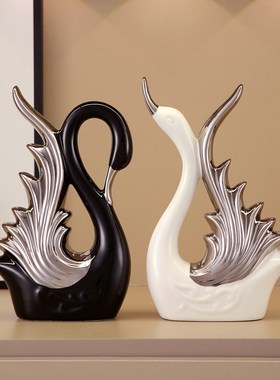 轻奢高级感创意情j侣天鹅摆件客厅酒柜电视柜办公室玄关陶瓷装饰