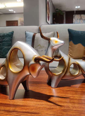 创意抽象牛c摆件客厅电视柜酒柜玄关隔断办公室桌面装饰品软装摆