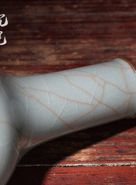 龙泉青瓷杨小秋纯手工直颈瓶家装台面摆件花瓶花器陶瓷装饰仿古