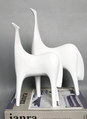 树脂工艺品对马摆件立式抽象动物马阁楼卧室办公室家居装饰品摆件