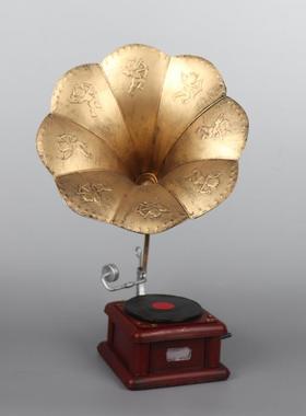 怀旧橱窗酒柜装饰品摆件铁皮手工艺品留声机模型复古摄影道具摆设