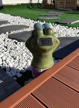 守望小卫士青蛙太阳能电子夜x灯户外花园庭院落地装饰品摆件杂货