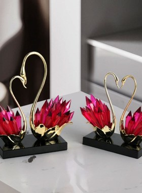 新婚水晶天鹅摆件一对轻r奢高档客厅婚房卧室酒柜装饰品结婚送礼