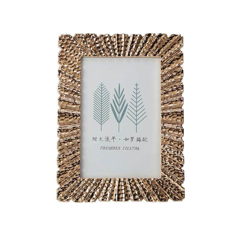 浅金色时尚简约金属相框摆台，家庭摆件装饰点缀相框,淘宝优惠券,粉丝福利购,淘宝优惠卷