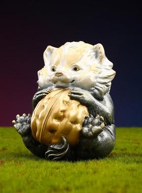 彩铜合家欢可爱獾抱核桃家居礼品摆件桌面生日礼品卡通动物摆设