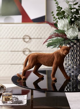 植绒咖啡色豹子动物摆件样板间客厅书房落L地雕塑卧室飘窗托盘组