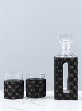 现代简约创意皮革玻璃醒酒器摆件客厅餐厅酒店吧台软装家居装饰品