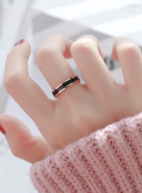 时尚玫瑰金窄版网红黑白陶瓷戒指 男女情侣指环T对戒尾戒食指饰品