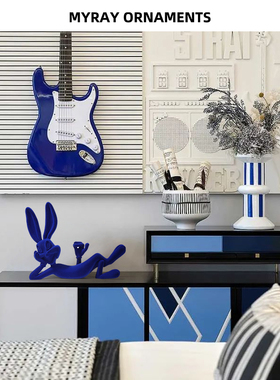 高级感克莱因g蓝创意趣味躺姿兔子摆件家居客厅电视玄关柜软装饰