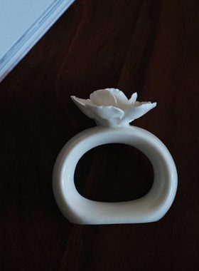 一朵盛开的花朵 出口北欧浪漫的人工手捏花餐巾扣 餐桌仪式感装饰