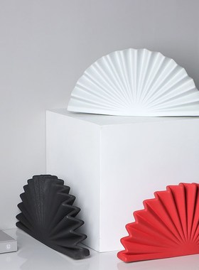 现代新中式客厅玄关陶瓷折扇艺术摆件样板间书Q房书架酒柜软装饰