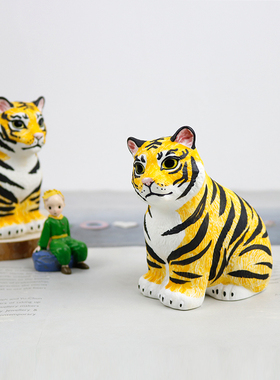 可爱老虎陶瓷摆件创意家居装饰品招财办公室M客厅桌面摆设生肖礼