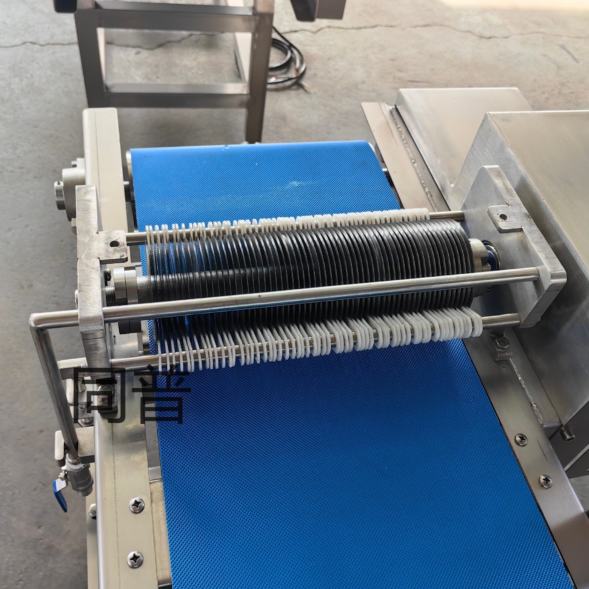 多功能单刀组切花机 鱼类鱿鱼切花设备 鸡腿花刀机厂家,淘宝优惠券,粉丝福利购,淘宝优惠卷