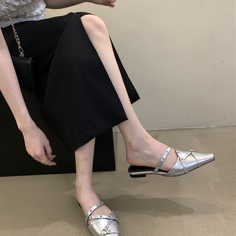 尖头凉拖鞋女2025夏季新款平底交叉带铆钉漆皮包头半拖外穿拖鞋,淘宝优惠券,粉丝福利购,淘宝优惠卷
