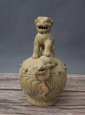 宋越窑雕刻花纹狮子倒灌茶壶 民间老货收藏 仿古瓷器摆件古董古玩