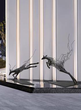 铁艺抽象钢丝镂空鹿雕塑酒店大堂售楼部草坪装饰品梅花鹿艺术摆件