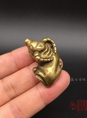 实心黄铜十二生肖铜牛摆件 迷你铜水牛挂件迷你小铜牛 铜器