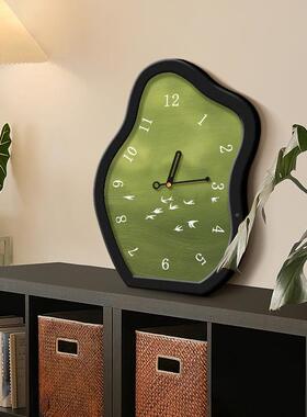 家中08470569古风钟绿色飞客厅桌面摆件时钟电视柜摆台钟用静音卧