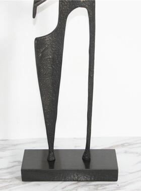 摆现雕2166代简约黑色抽人象物塑件样板房售楼处别墅书柜玄关软装