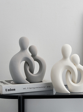 现代抽象人物情侣i摆件客厅玄关酒柜家居饰品工艺礼品摆饰高级感