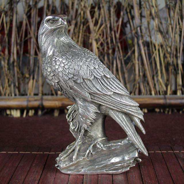 Antiques, miscellaneous antique bronzeware, white copper study room home furnishings, exquisite handicrafts, watch eagle decorations