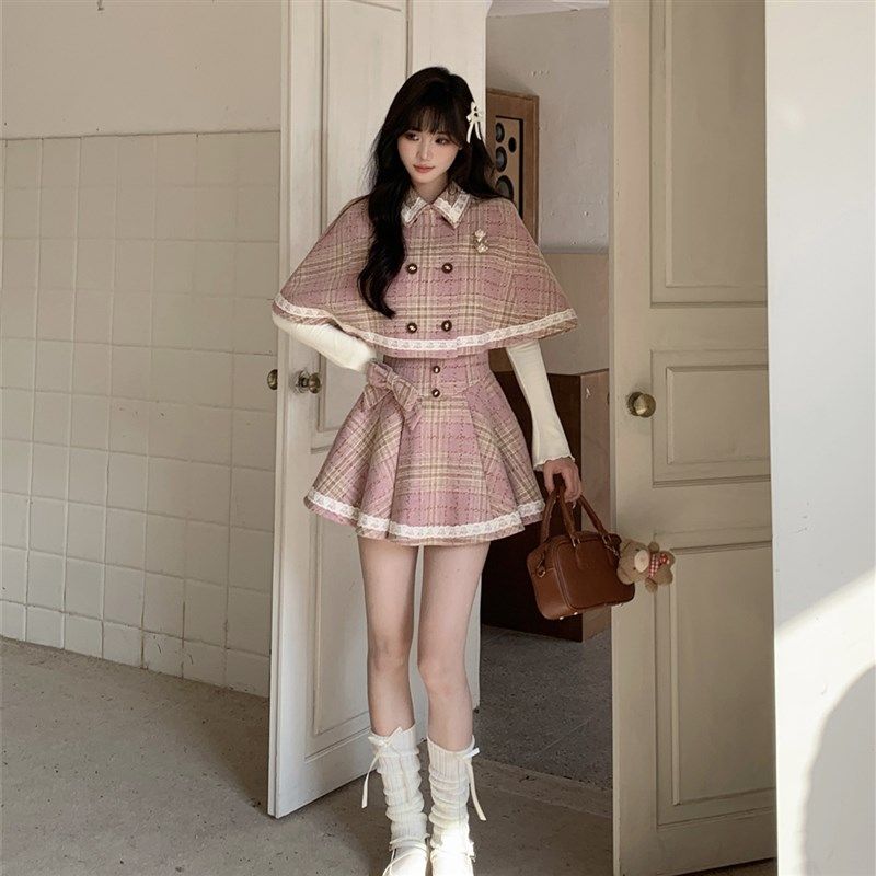 越韩小鱼 甜桃少女 英伦学院风千金秋毛呢格纹斗篷披肩背带裙套装,淘宝优惠券,粉丝福利购,淘宝优惠卷