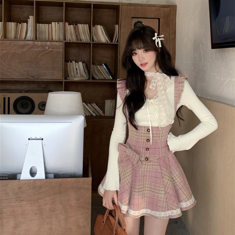 越韩小鱼 甜桃少女 英伦学院风千金秋毛呢格纹斗篷披肩背带裙套装,淘宝优惠券,粉丝福利购,淘宝优惠卷