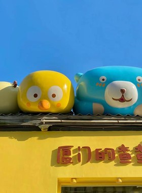 定制卡通门头雕塑玻璃钢查查斯屋顶爬墙玩偶公仔摆件室外打卡装置