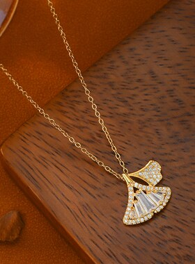 厂家直供新款铜镶锆石银杏叶锁骨链项链女镀真金轻奢气质树叶项饰