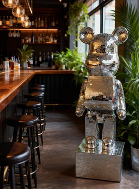 暴力熊客厅沙发落地大摆件