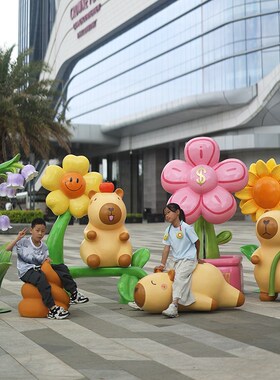 网红卡皮巴拉f水豚雕塑商场旺铺引流游乐园打卡合影卡通玻璃钢摆