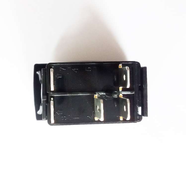 1X开关式 5V  3.1A 车充  +2X 5PIN ON-OFF镭雕图案开关组合 蓝灯 - 图1