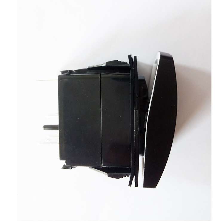 1X开关式 5V  3.1A 车充  +2X 5PIN ON-OFF镭雕图案开关组合 蓝灯 - 图2