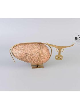 简约轻奢金属牛摆件新中式书架书柜客厅玄关样板房展示柜石头摆设