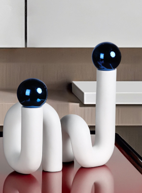 现代简约软装摆件创意弯曲白色艺术饰品样板房售楼部酒柜装饰陈设