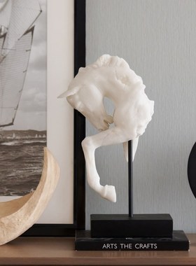 简约轻奢砂岩雅典白马头雕塑艺术摆件家居客厅办公室桌面马装饰品