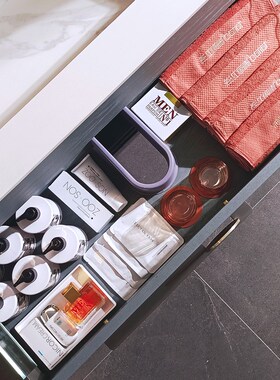 云野美术陈列浴室柜内部抽屉装饰功能体现道具装饰摆件软装