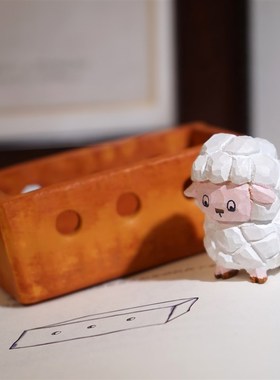 请给我画只绵羊手工木雕摆件箱子里的绵羊小王子周边创意礼物