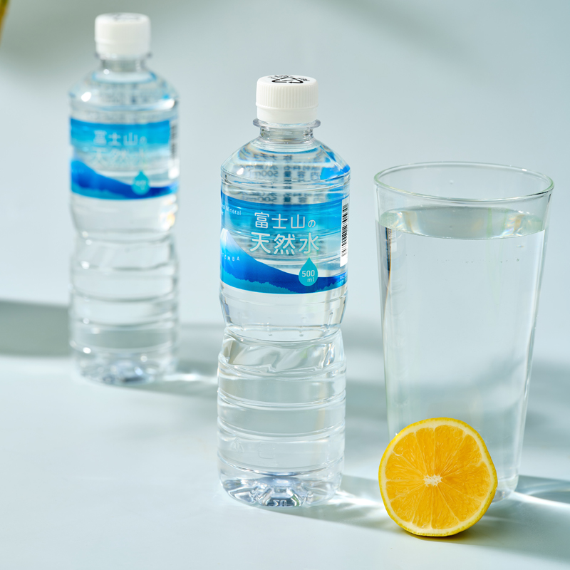 富士山天然碱性水日本进口瓶装饮用水源自日本匠心驯制500ml,2L装