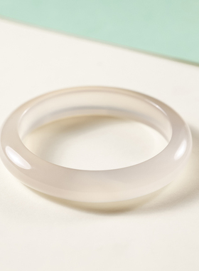 天然白玛瑙香槟白月光手镯