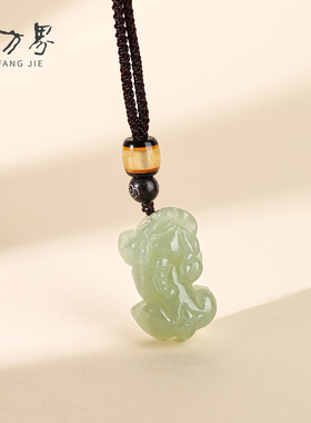 和田玉青色貔貅吊坠女款